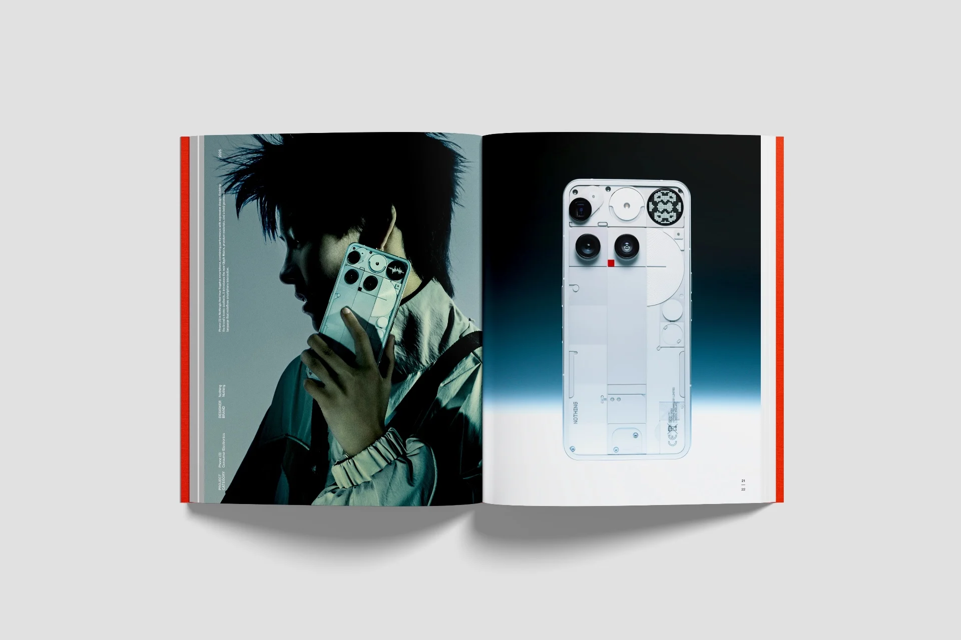 Página dupla do livro com o Phone (3) da Nothing: à esquerda uma pessoa segura o aparelho junto ao rosto em luz fria; à direita, a traseira transparente do telefone sobre degradê azul e branco